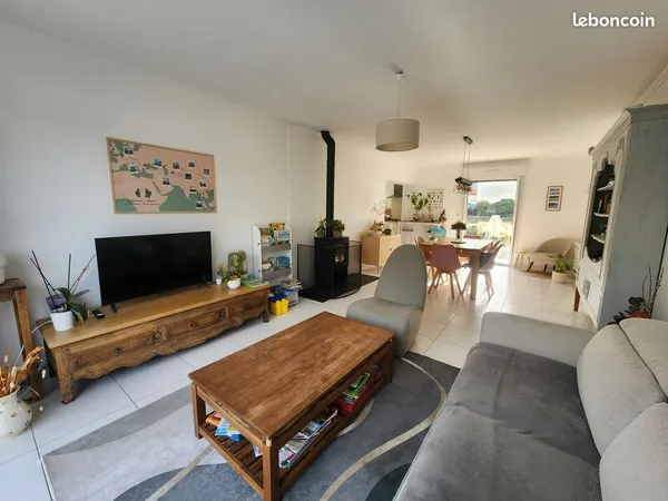 Maison meublée 158 m², 6 pièces, jardin et 2 garages