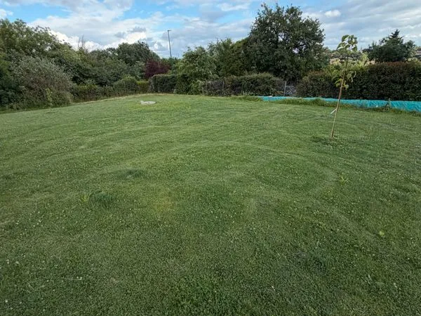 Terrain à bâtir d'environ 640 m² à Pibrac avec chemin privatif