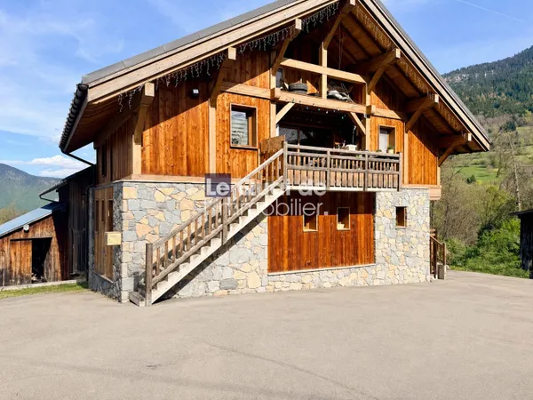 La Léchère  Le Villaret (Doucy)  Chalet récent de 140m2