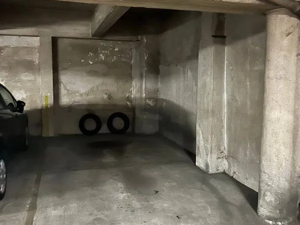 Parking 12 m²