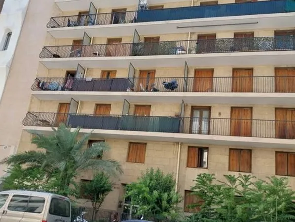 Studio 22 m² + terrasse 6 m² + parking - Marseille 13003 - Gare Saint-Charles