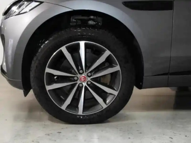 Jaguar F-Pace p400e plug-in-hybrid r-dynamic se bva8 awd — photo 56