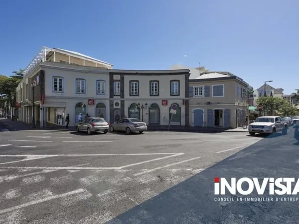 Bureau et espace de travail Location Saint-Denis  297m² 6742€