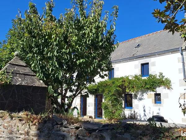 Belle maison en pierre, au calme et proche des plages