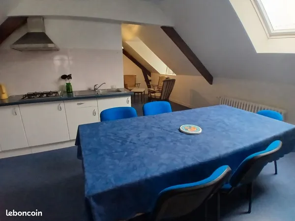 Appartement meublé à l étage d une longère