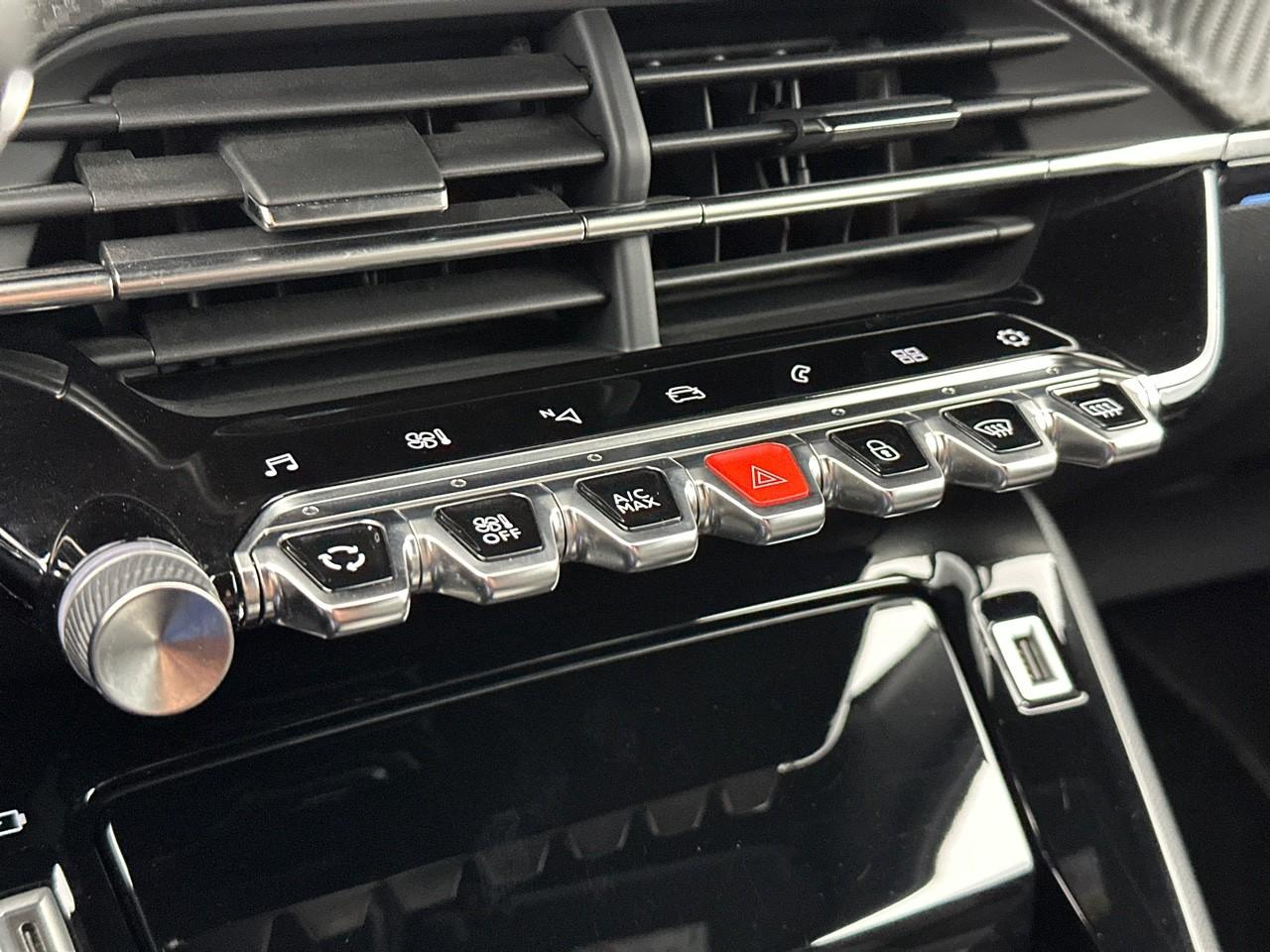 Peugeot 2008 puretech 130 s&s eat8 gt — photo 28