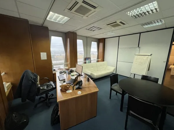 Bureaux - A VENDRE - 240 m² non divisibles