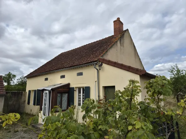 Maison plain pied, dépendance et verger de 3000 M2