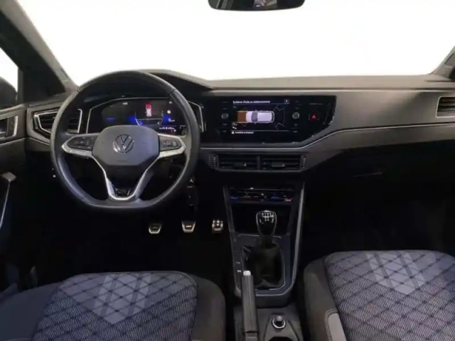 Volkswagen Polo 1.0 tsi 95 s&amp;s bvm5 r-line edition — photo 8