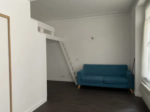 A VENDRE Paris 17ème, à proximité de la Porte de Clichy, ...