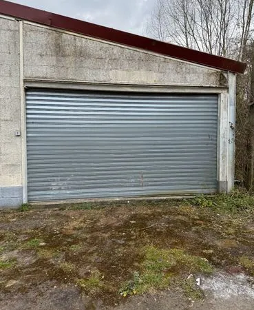 Hangar 120m2