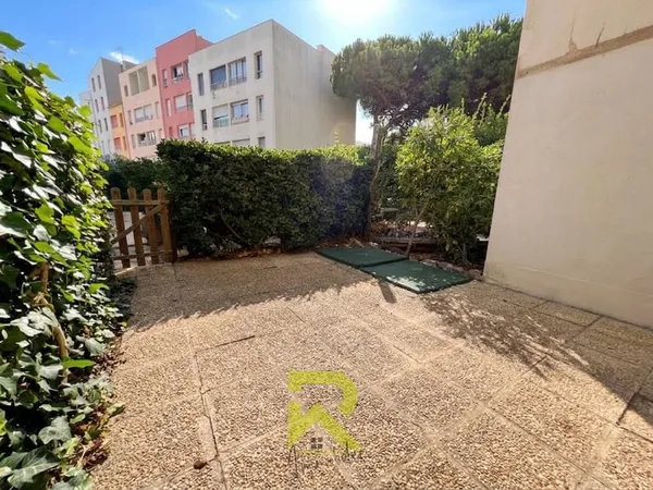 LE CAP D'AGDE-GRAND STUDIO CABINE EN REZ-DE-TERRASSE