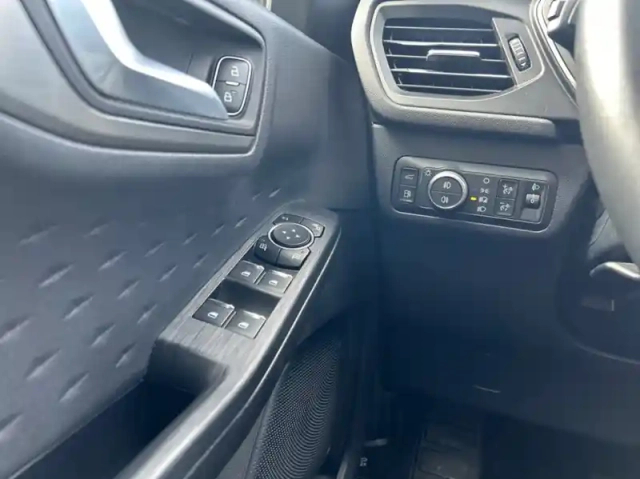 Ford Kuga 2.5 duratec 225ch powersplit phev titanium e-cvt — photo 6