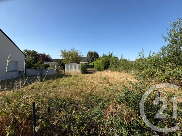 Terrain 244 m²