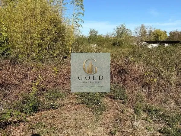 Terrain 1235 m² Bourges