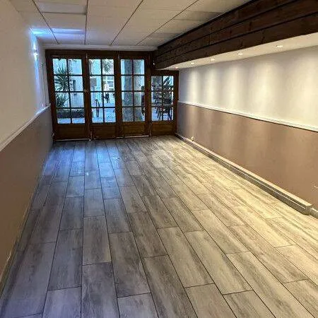 Local commercial 75 m²