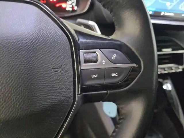 Peugeot 208 puretech 100 s&amp;s eat8 — photo 44