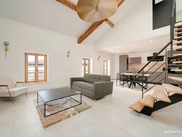 EXCLU - T2 duplex meublé de standing 65 m2 - Refait à NEUF