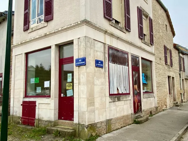Local commercial 2 pièces 46 m²