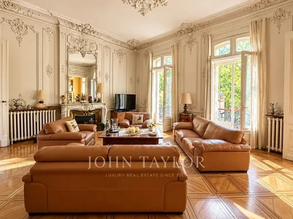 Appartement de prestige - deux places de parking, ascenseur - Jardin Public - John Taylor Bordeaux