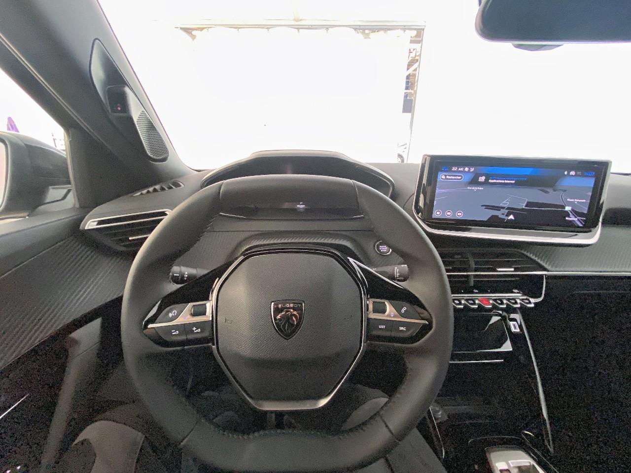 Peugeot 2008 hybrid 145 ch e-dcs6 allure — photo 12