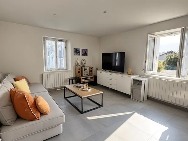 LUGRIN Grand T2 rénové • Petite copropriété