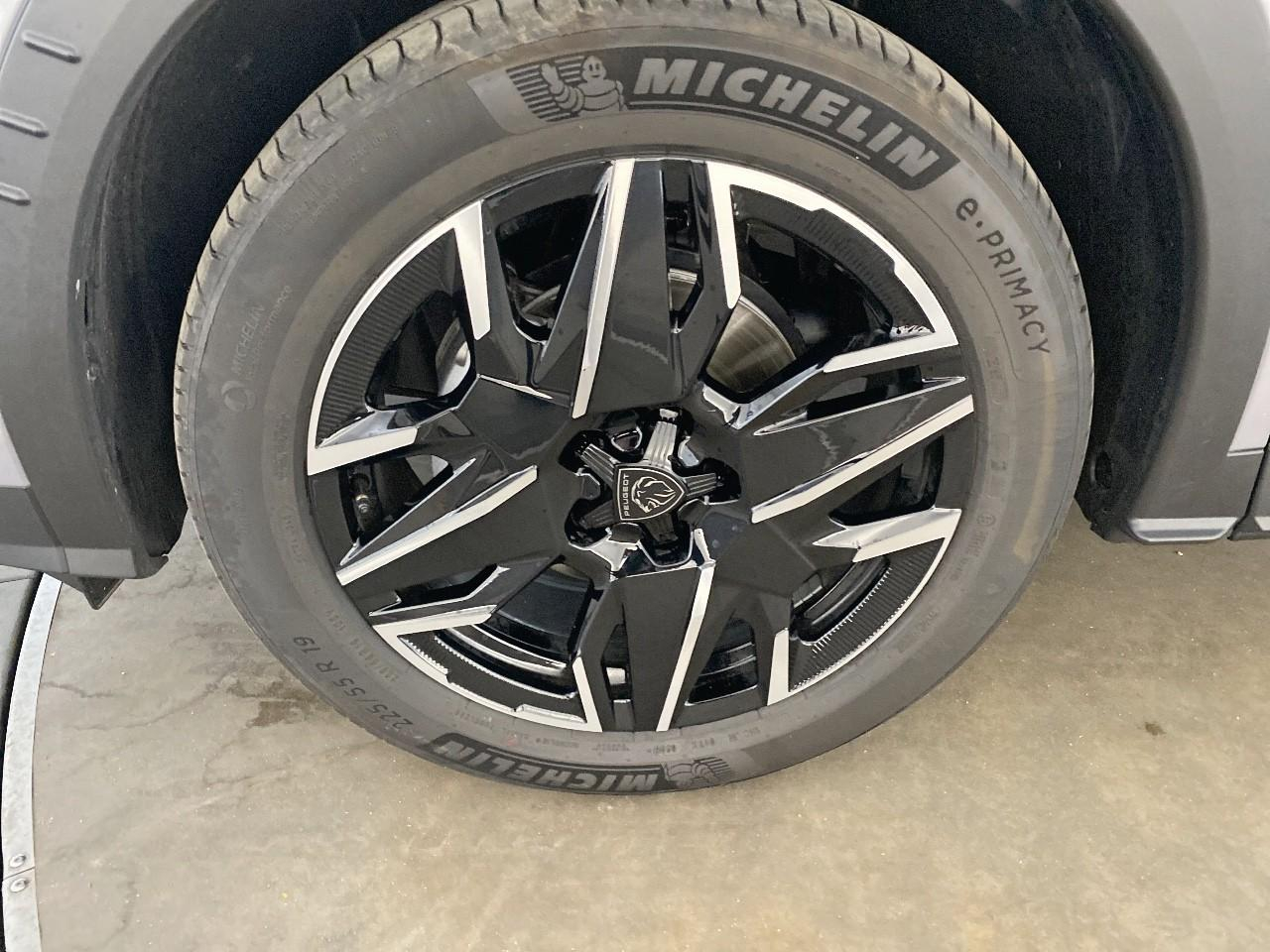 Peugeot 3008 hybrid 145 e-dcs6 allure — photo 11