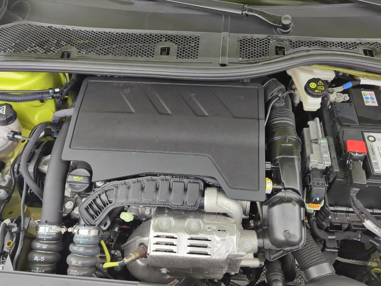 Peugeot 208 puretech 100 s&s bvm6 gt — photo 16