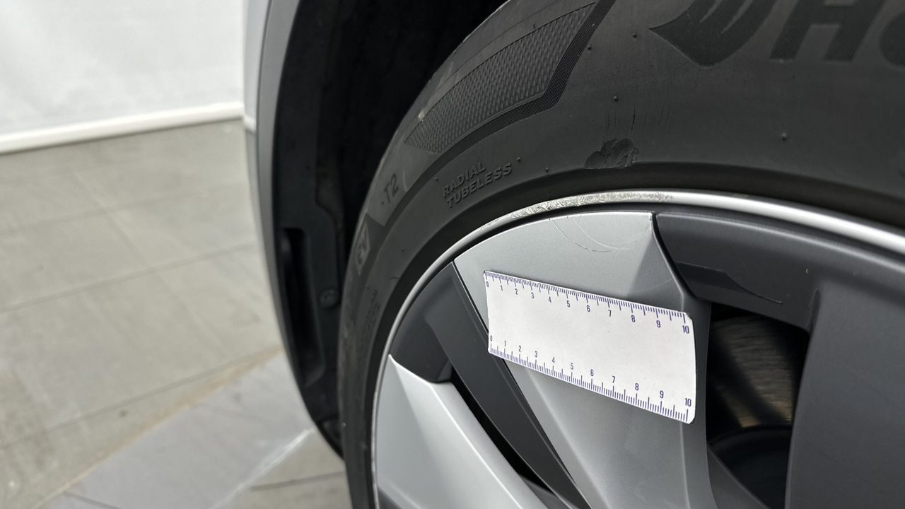 Tesla MODEL Y Standard RWD — photo 38