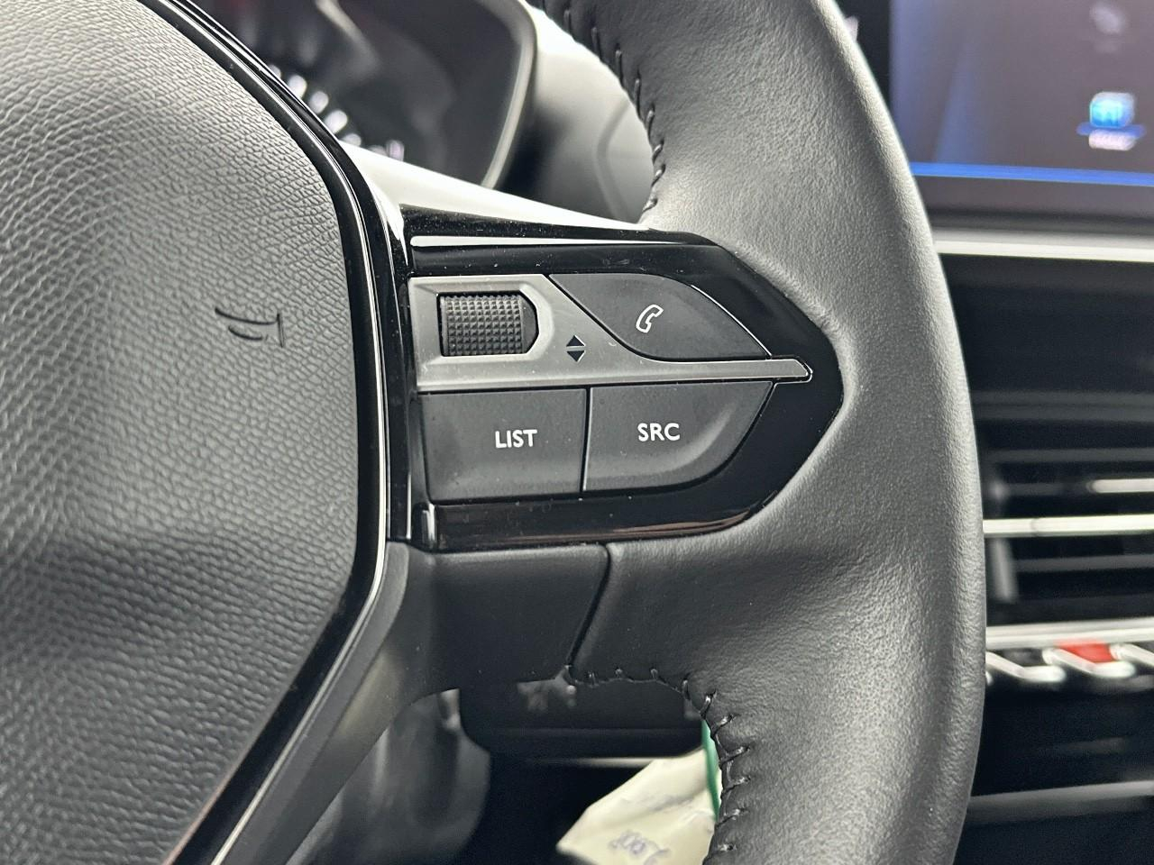 Peugeot 2008 puretech 100 s&s bvm6 style — photo 19