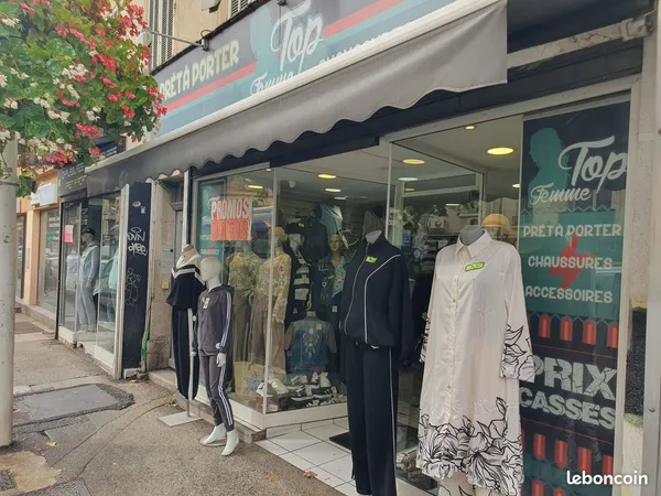 Bail de 2 magasins à vendre