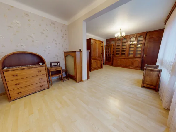 Appartement F5 avec balcon, cave et garage à Hayange
