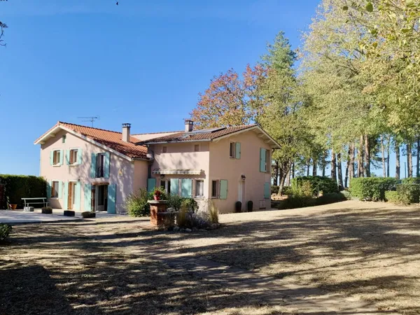 Propriété 10 pièces 203 m²