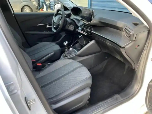 Peugeot 208 1.2 100ch s&amp;s style — photo 11