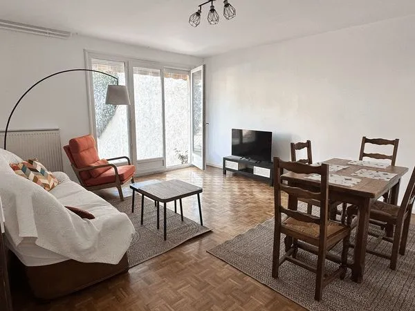 Colocation meublée - Maison entièrement rénovée avec terrasse, salle de sport et home cinéma - Toulo