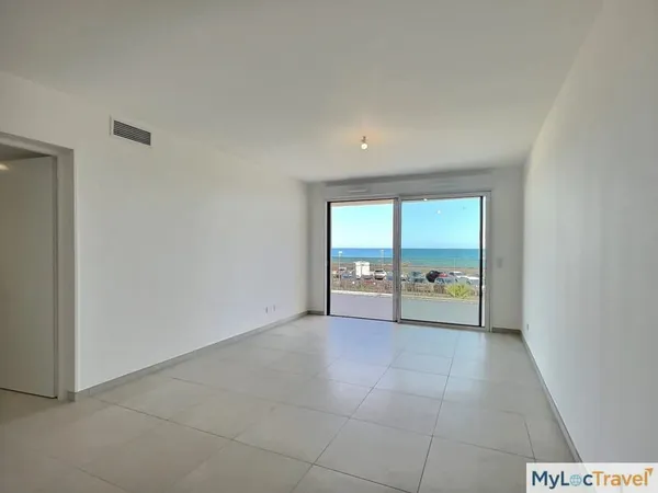 Archipel -- F3 1er étage, 61 m2, vue mer (2 av. des Élysées)
