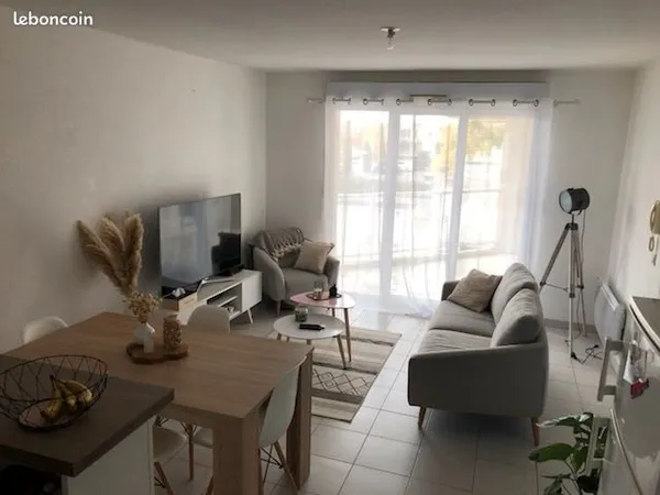 Appartement grand balcon résidence sécurisée