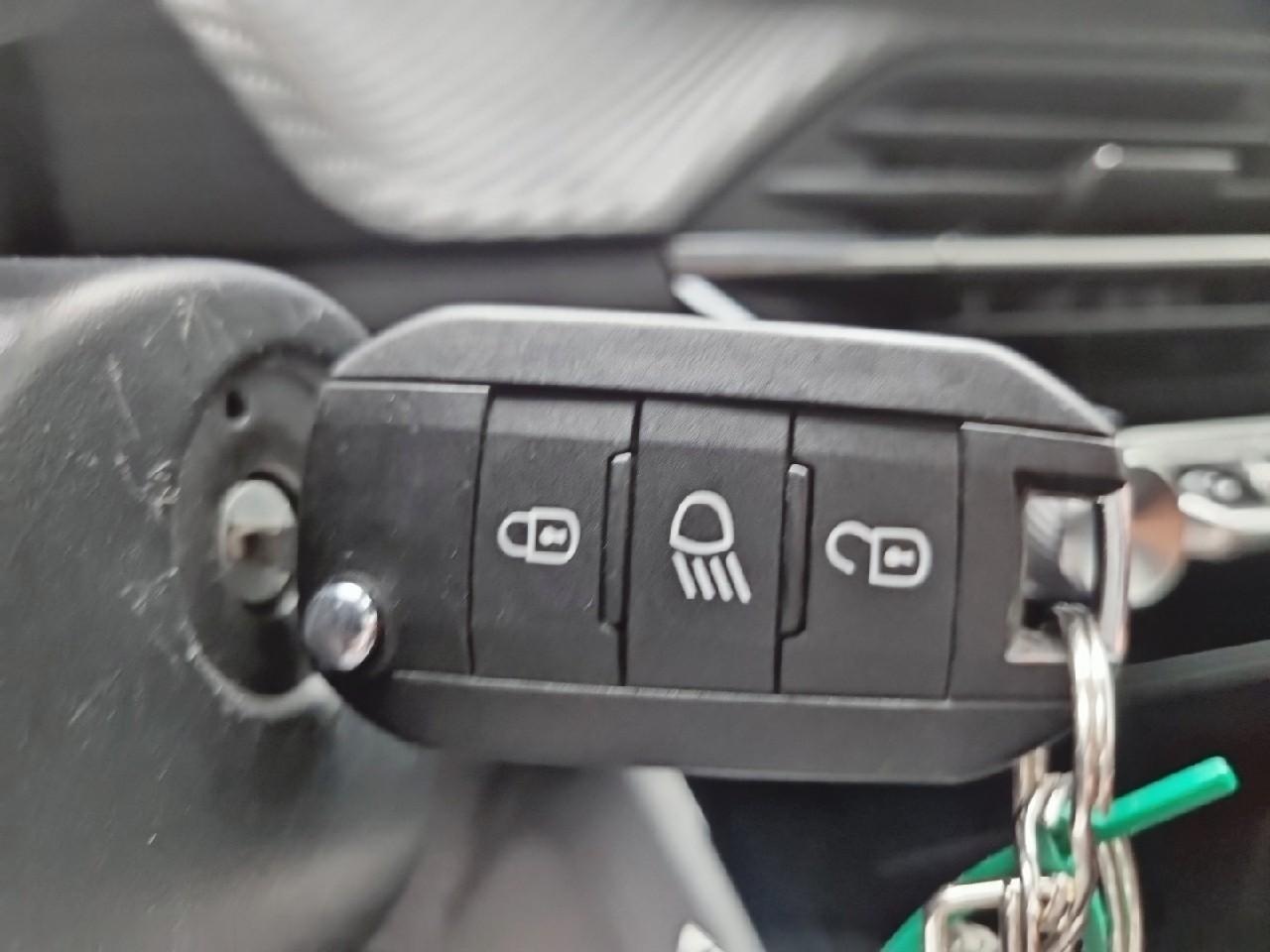 Peugeot 2008 100 s&s bvm6 style — photo 19