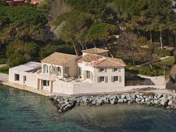 Maison 13 pièces 311 m²