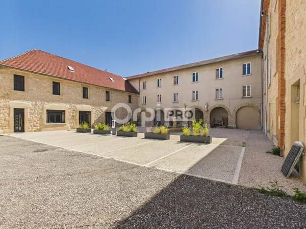 Bureaux 13 pièces 250 m²