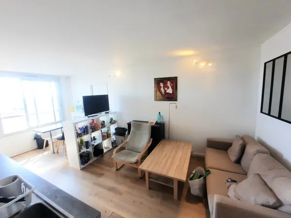 1 Chambre dans coloc mixte Metro Courtilles