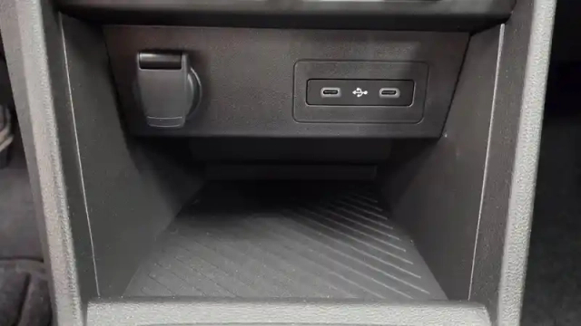 Dacia Sandero sce 65 — photo 33