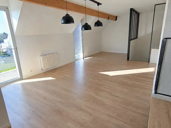T2 meublé en duplex de 53 m² avec balcon et parking privatif à Hennebont