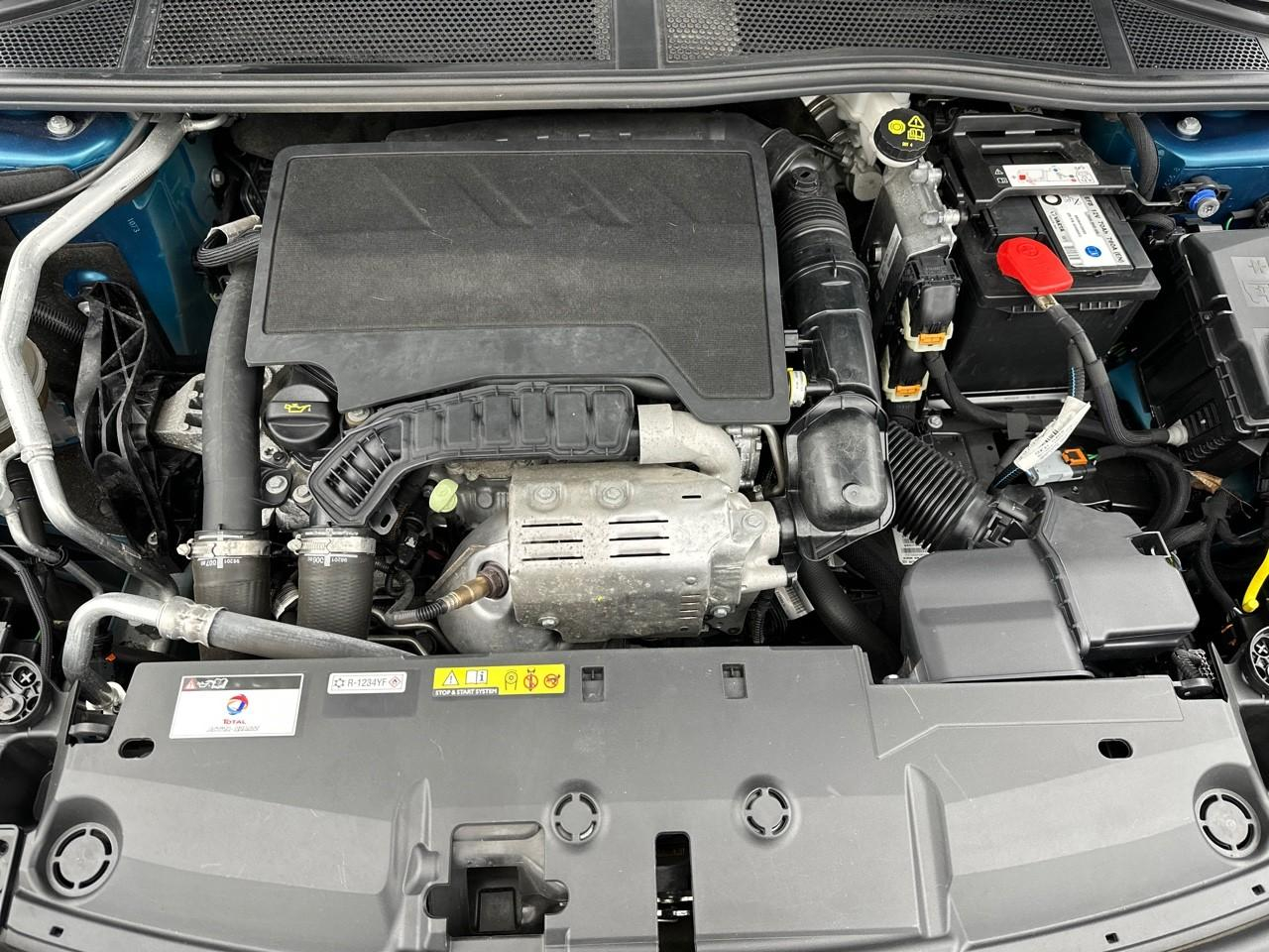 Peugeot 408 puretech 130 ch s&s eat8 gt — photo 13