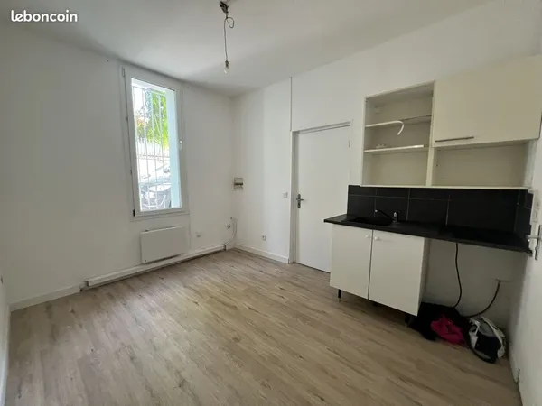 Studio 1 pièce 13 m²