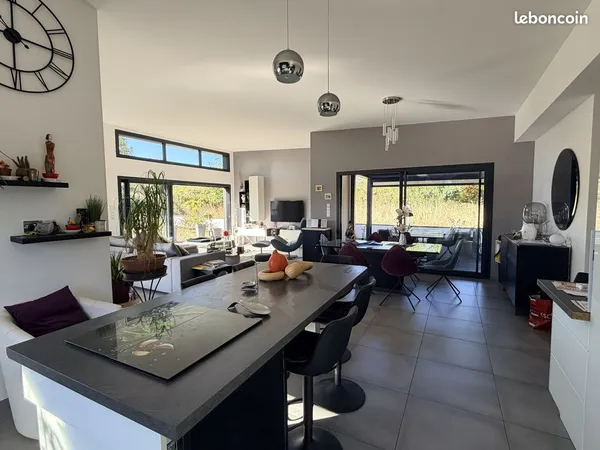 Maison 6 pièces 158 m²