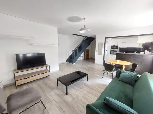 DUPLEX MEUBLE AVEC 3 CHAMBRES