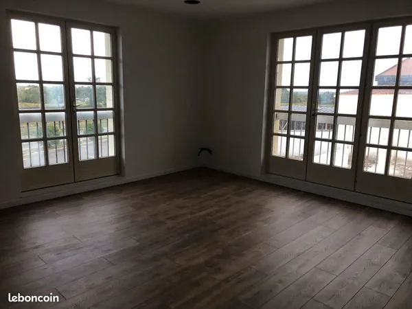 A louer bureaux neufs à LANCIE