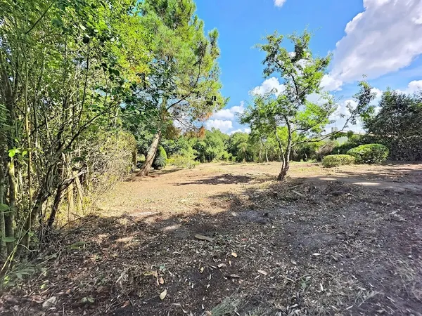 Terrain 1098 m²
