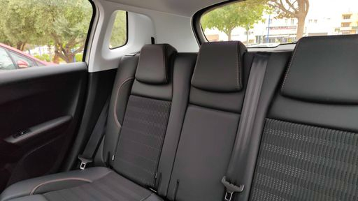 Peugeot 2008 1.2 PureTech 130 EAT6 - GT Line – 2019 – 48133 km – Essence – Boîte Automatique — photo 36